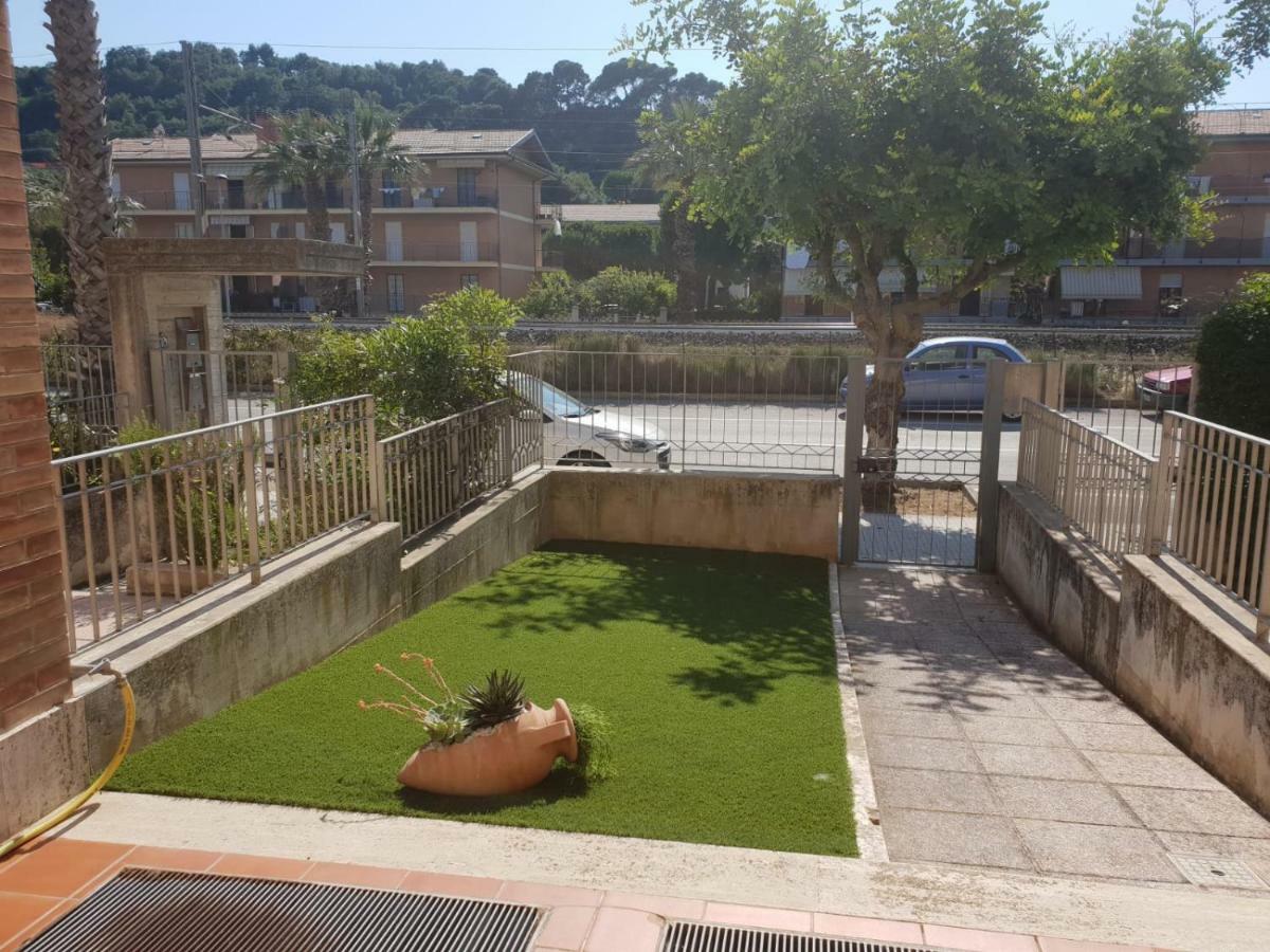 Appartamento Emilia Cupra Marittima Exterior photo